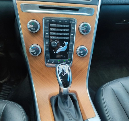 Volvo XC 60 cena 80900 przebieg: 116000, rok produkcji 2017 z Lublin małe 232